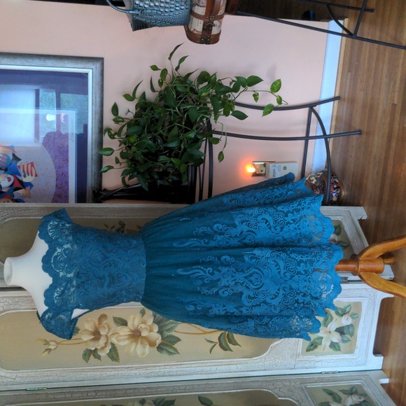 Chi Chi London Teal Lace Cocktail Dress - Picture 1 of 13